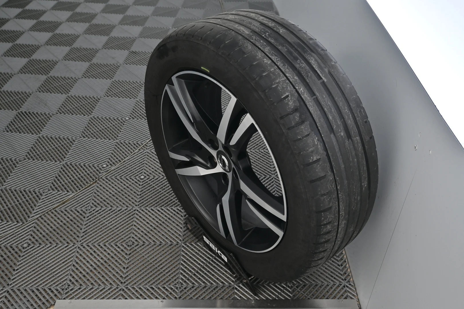 Car Image - 5yfx8WYNqmRQOR9torJiUU