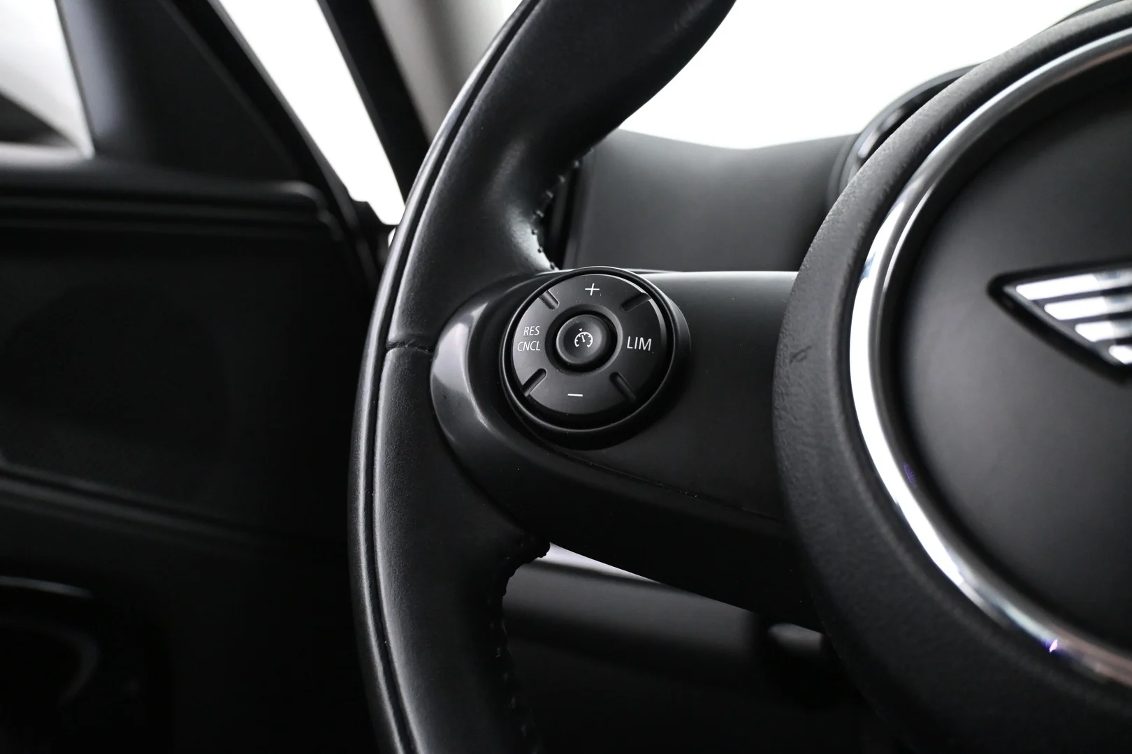 Car Image - 3cVawmq2Ih2KJ0ZrIoY01H