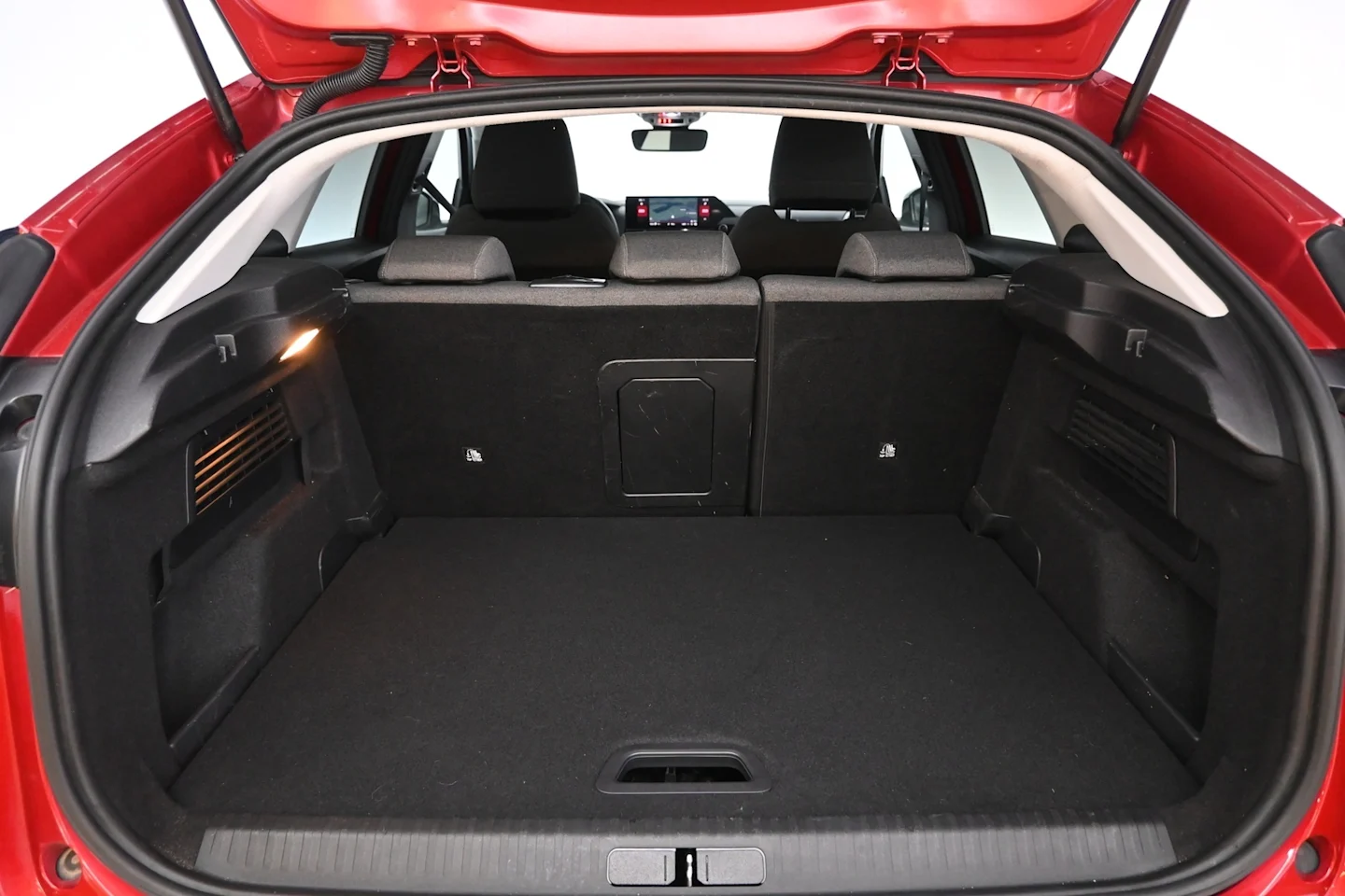 Car Image - 6nxhXjsJUj2GJVV0MPlGuC