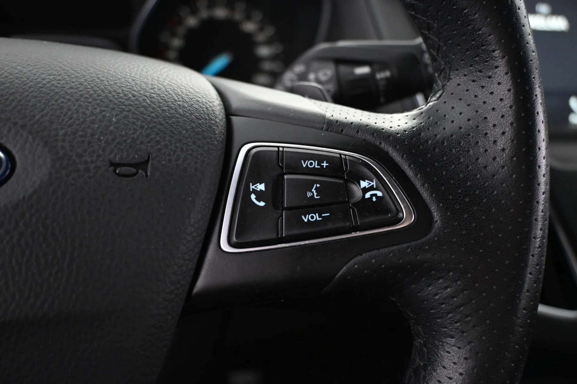 Car Image - 6spgWN9pNDlb2Dg2dOwRM7