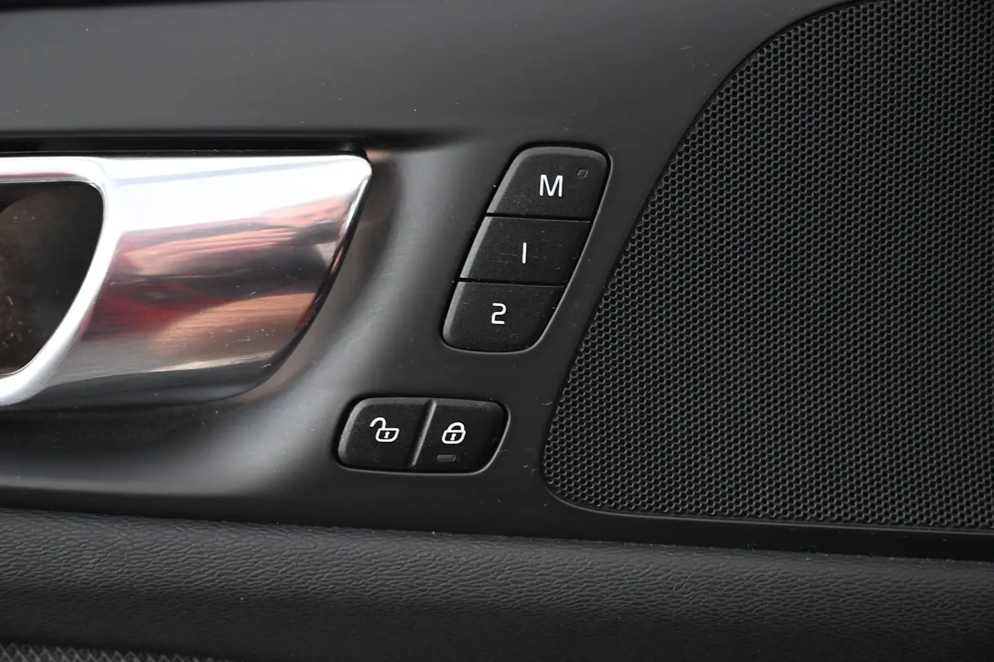 Car Image - 3mNxw8BAozKuqxZeckSQTz