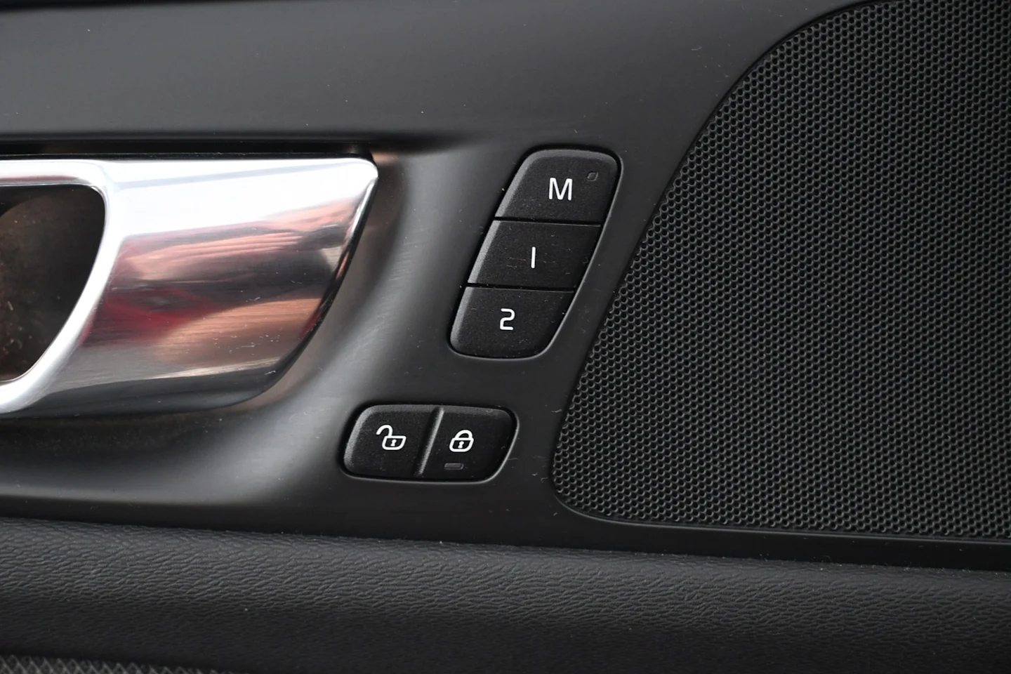 Car Image - 3mNxw8BAozKuqxZeckSQTz
