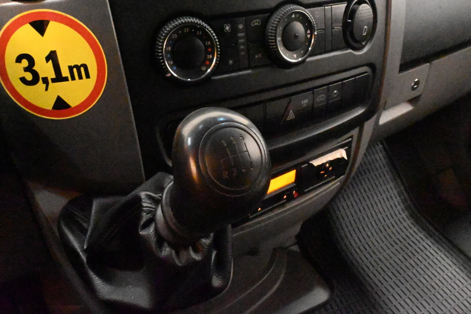 Car Image - 120qrQi3wo9xzNHKblIUK5