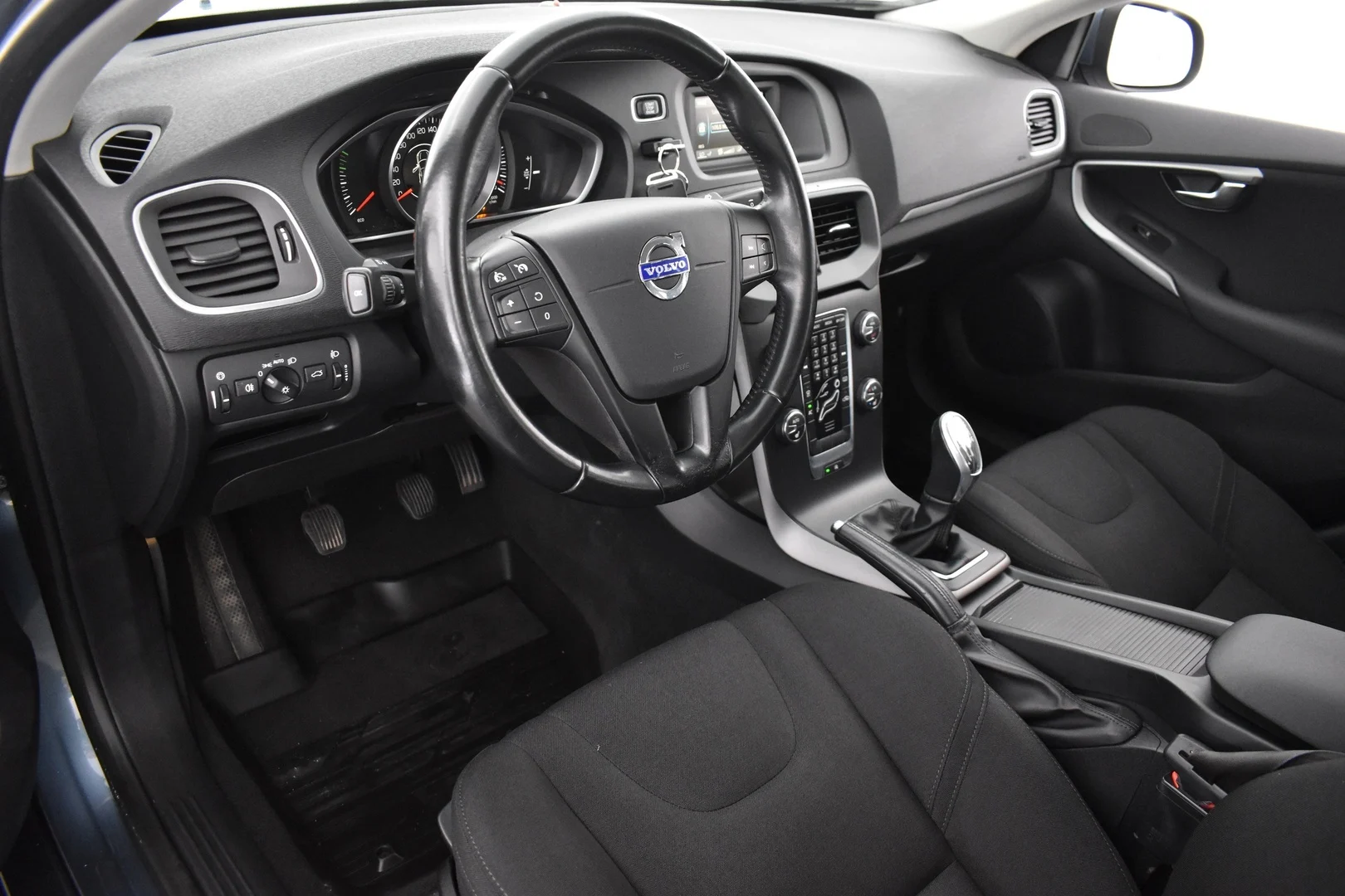Car Image - 4XdKZnLI9bzWw1k1FE8D3d