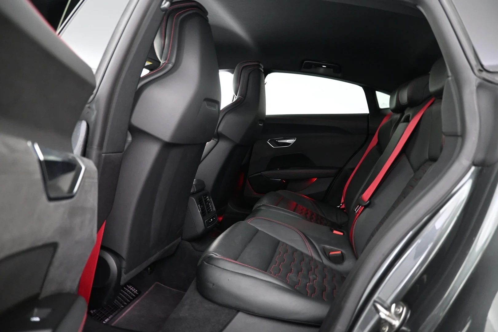 Car Image - 15p8WsM0YNX6MC2q27AQ1U