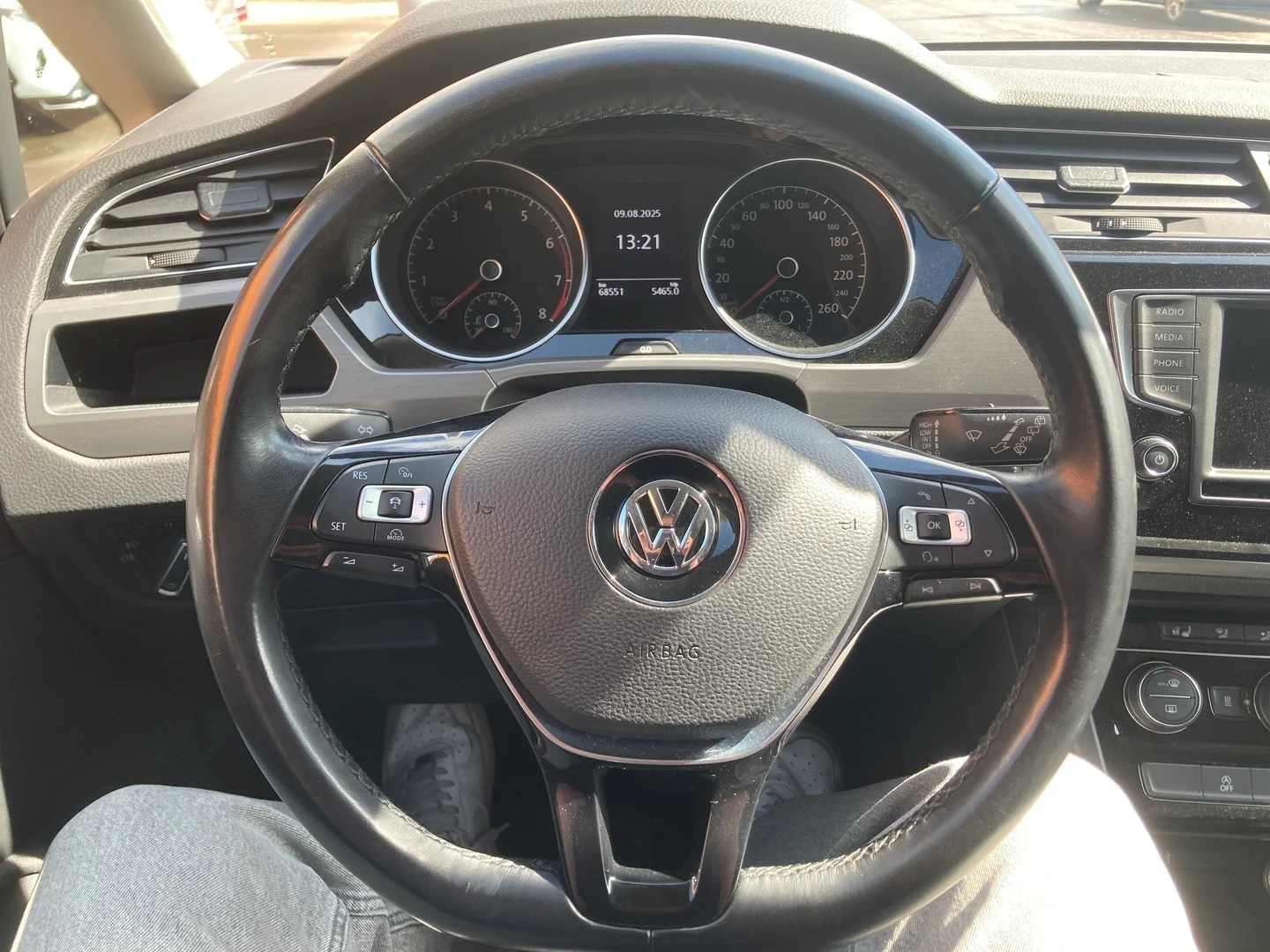 Car Image - 26vAV10YtHdEjKOuxpceTL