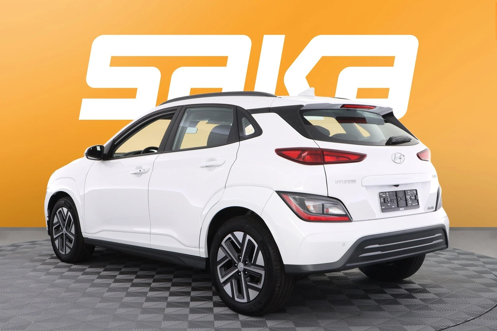 Car Image - 4sR4fbSn7uHkdHiFiIviIb