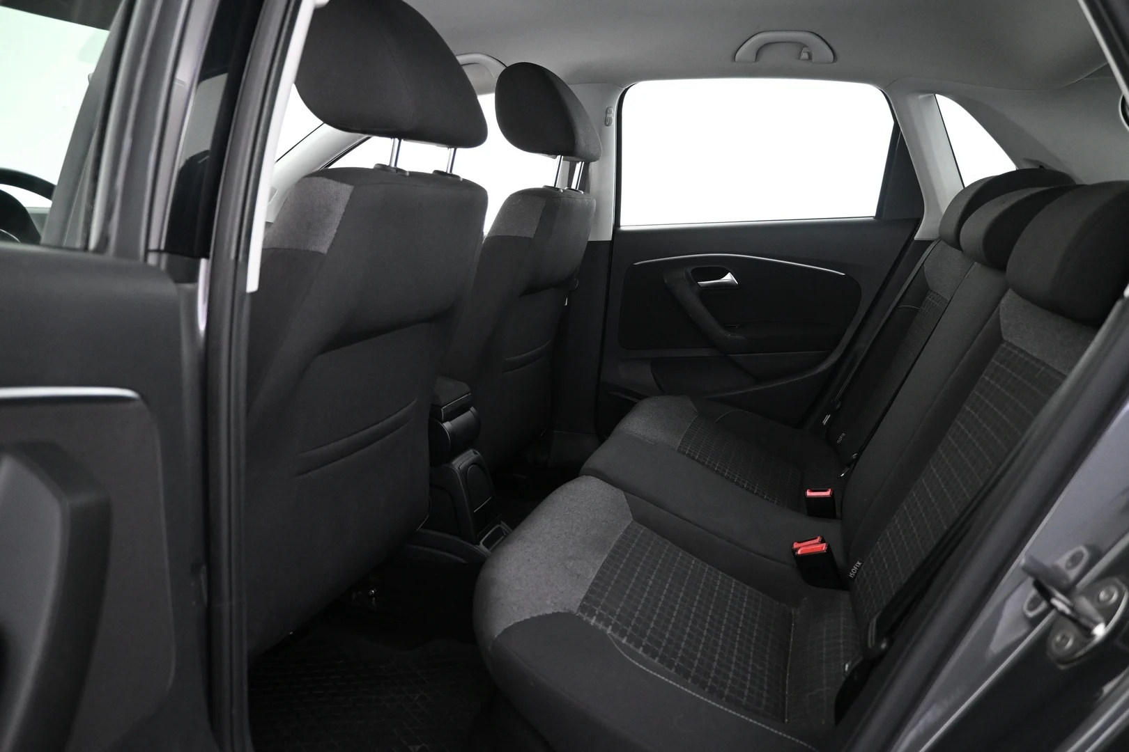 Car Image - 52OCIv8gUinjzydLgn9MtP