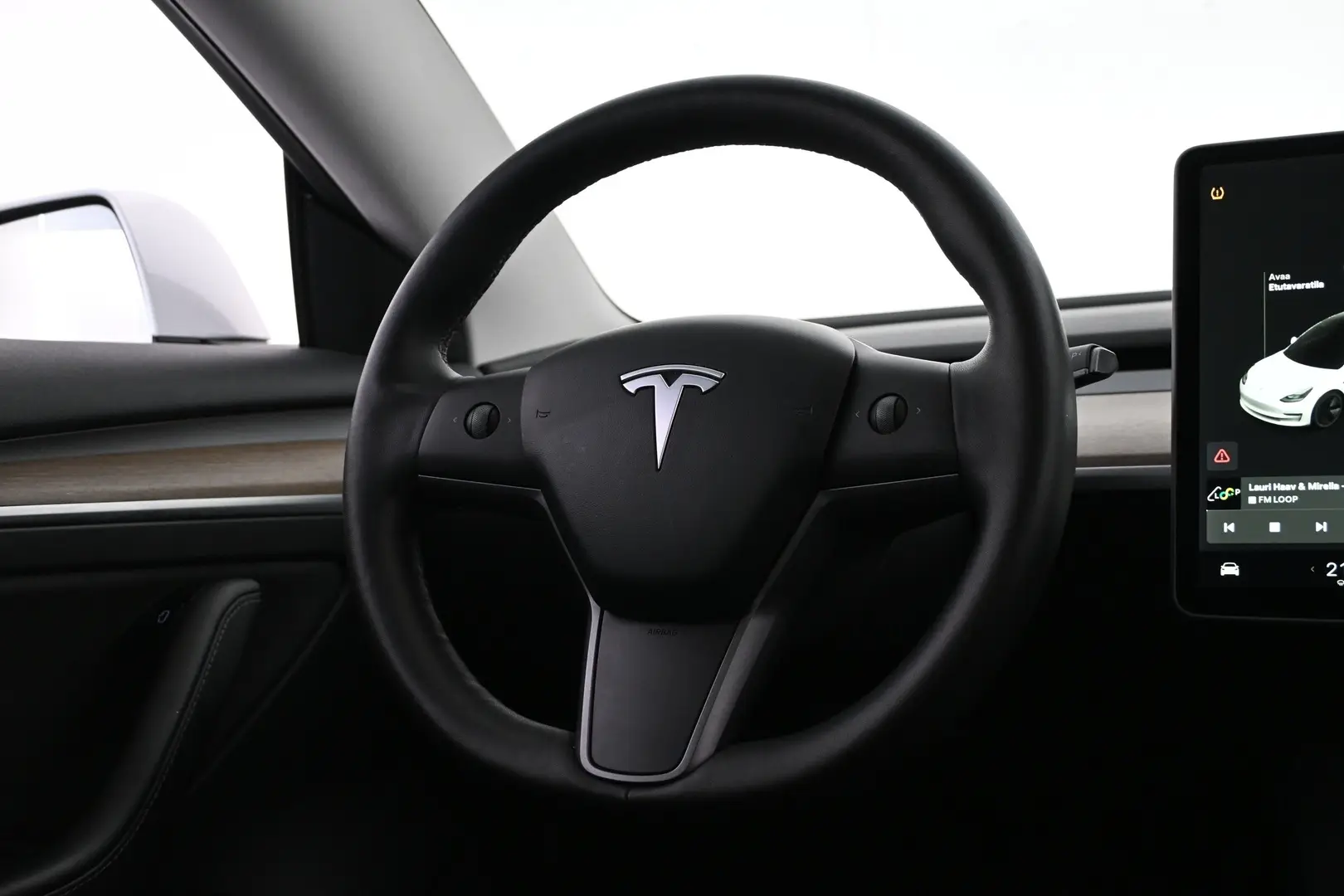 Car Image - 2e3Ry1XHOtoYVYozzNg5r