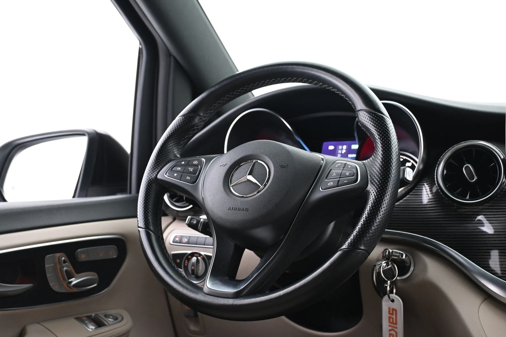 Car Image - 23fm6KtyYLUp9GmmLG37lx