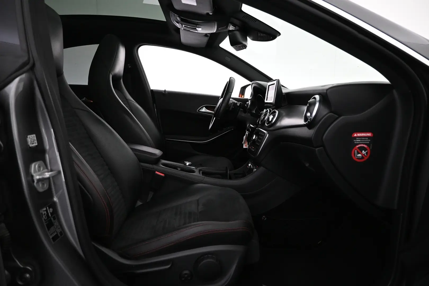 Car Image - 2SwKqRcRaUFfAt1ioTcqmF