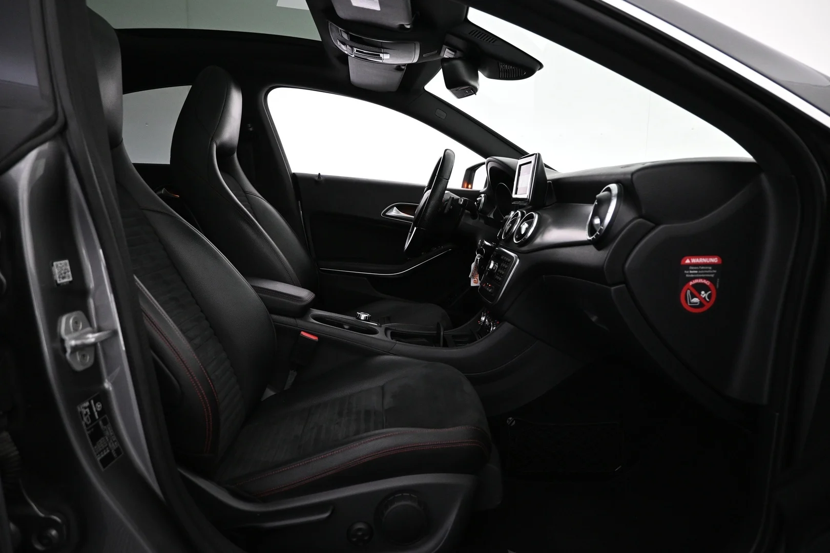 Car Image - 2SwKqRcRaUFfAt1ioTcqmF