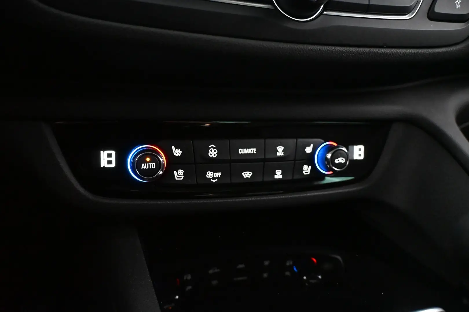 Car Image - 6MJZPX6hYf1m4eT5D9czAu