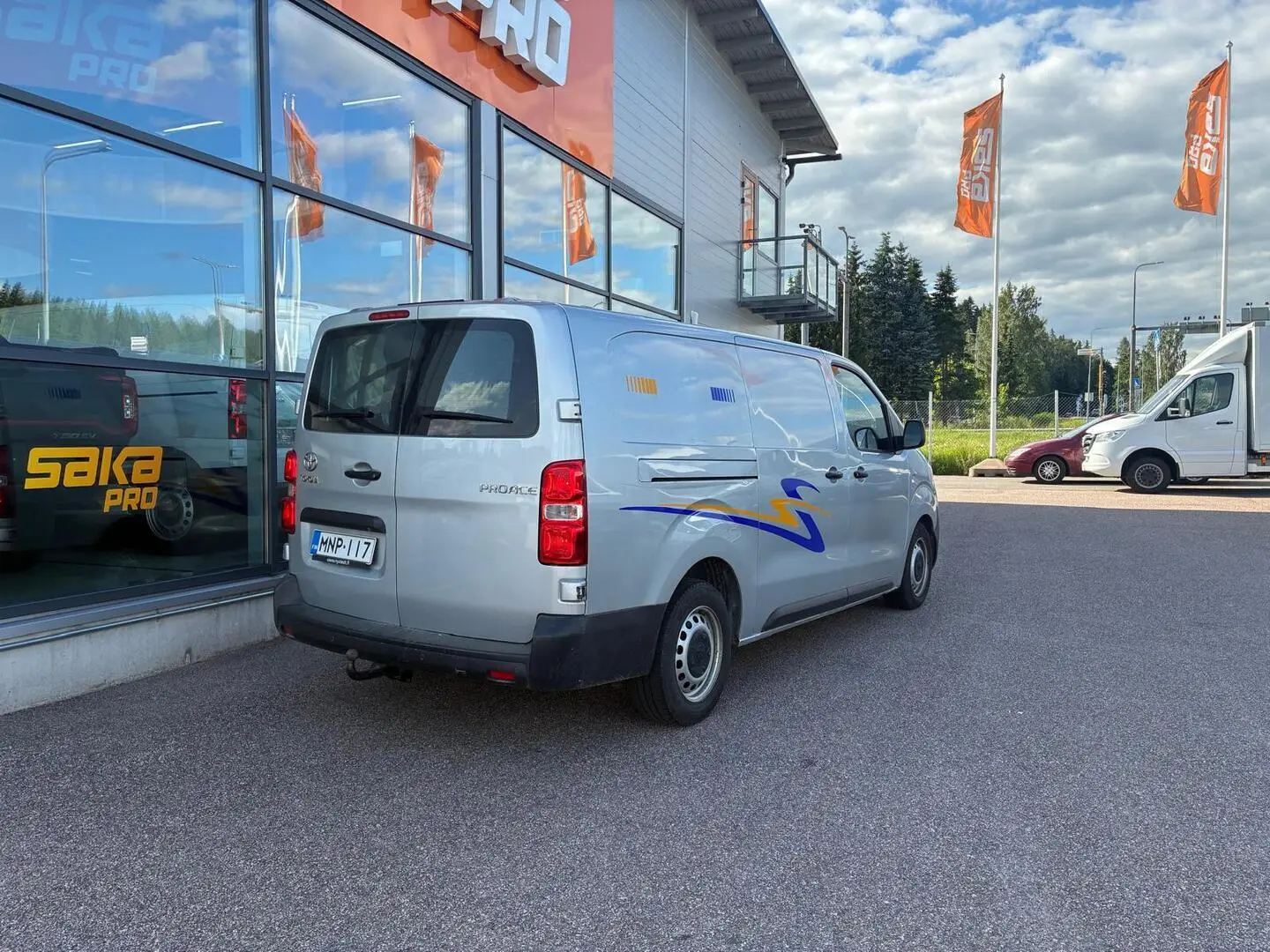 Car Image - 1LXwKHk3rVUiw1wp4LwcC8