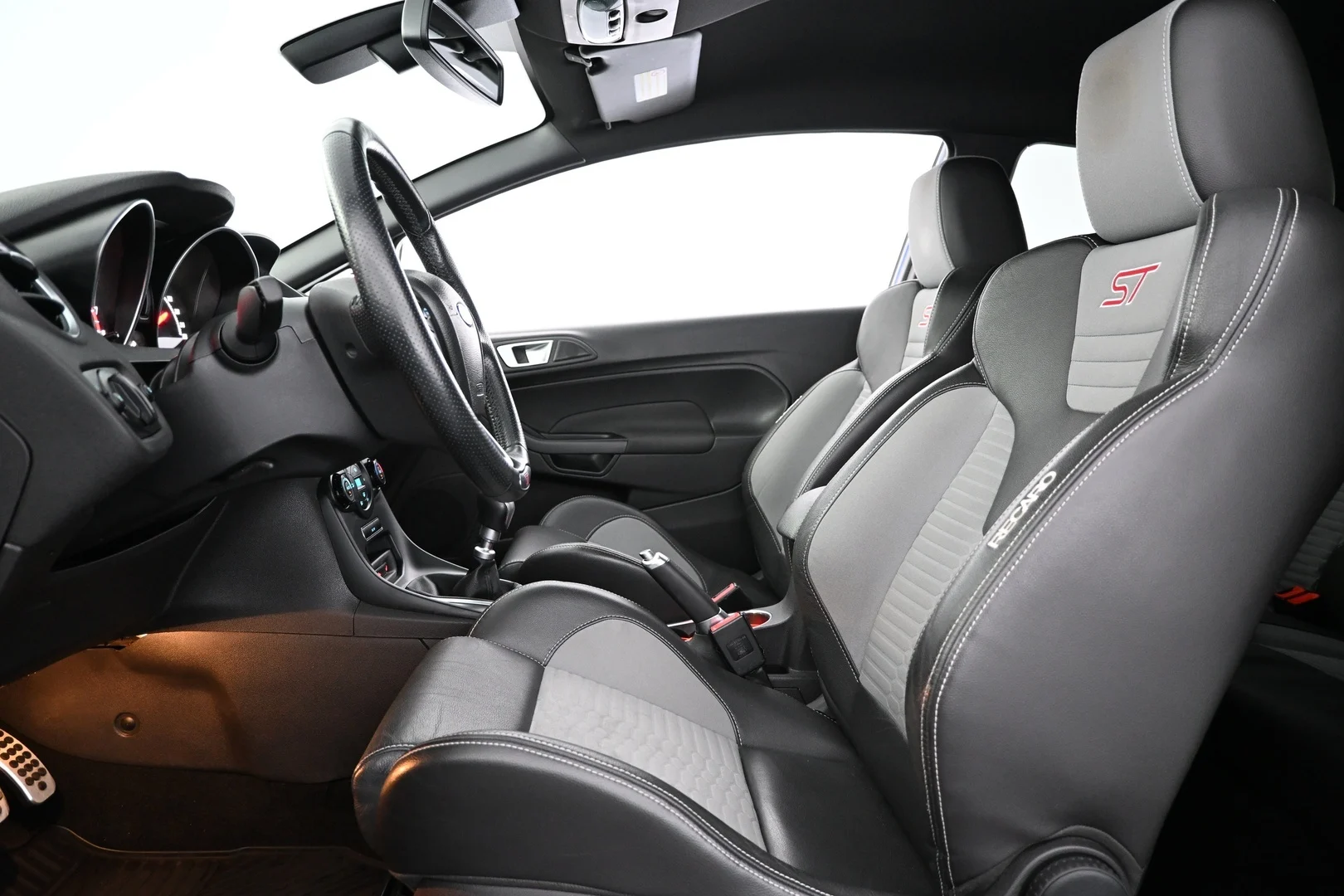 Car Image - 637HVJiGSxvcXECI3fhvBv