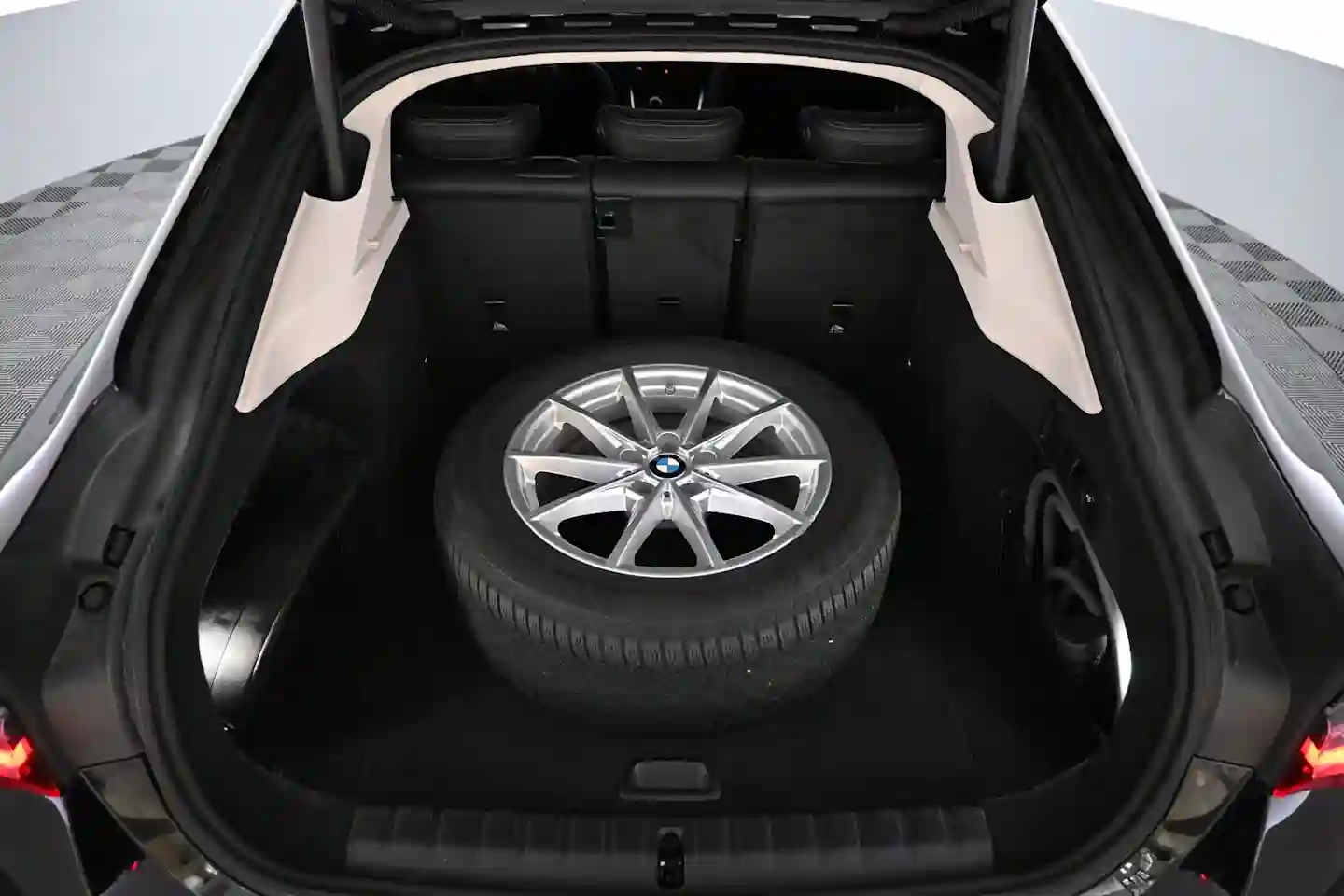 Car Image - 6FKME9kuNGLiVAmTV27KnD