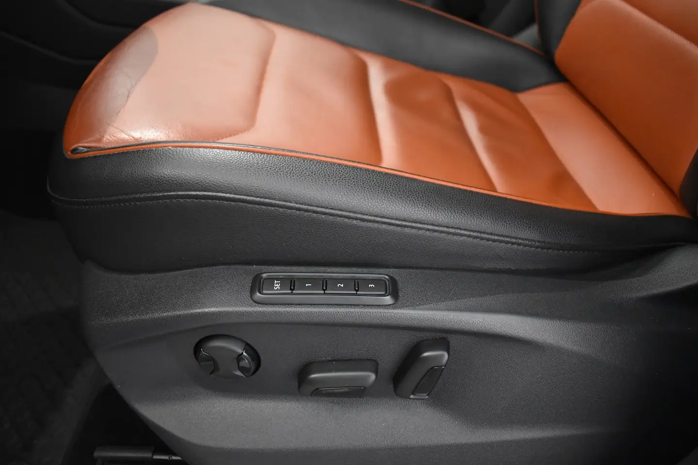 Car Image - 2Tv59PoFVWTT0YbgqEqLl2
