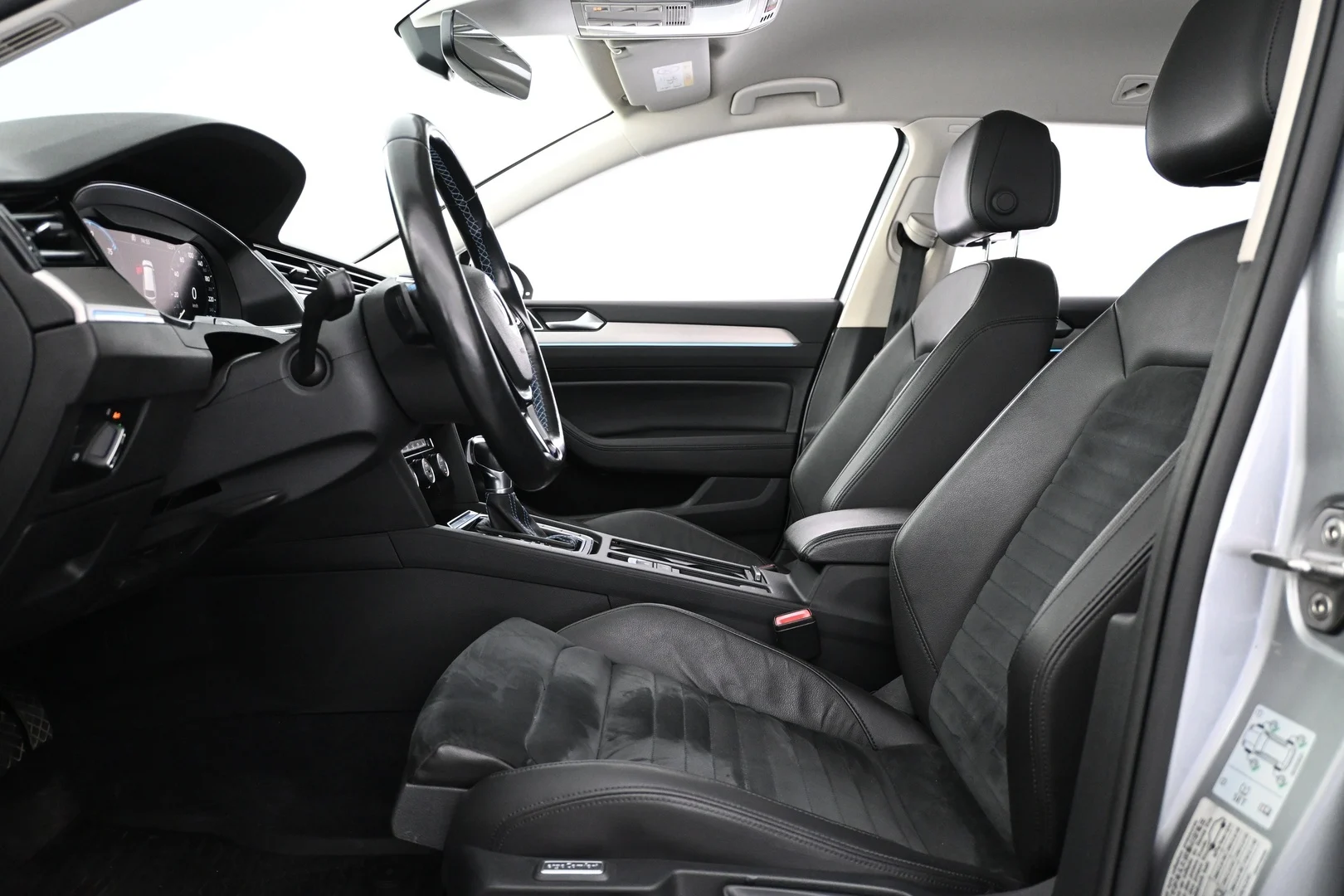 Car Image - 5x2RQLbzYRcHzmkACvooit