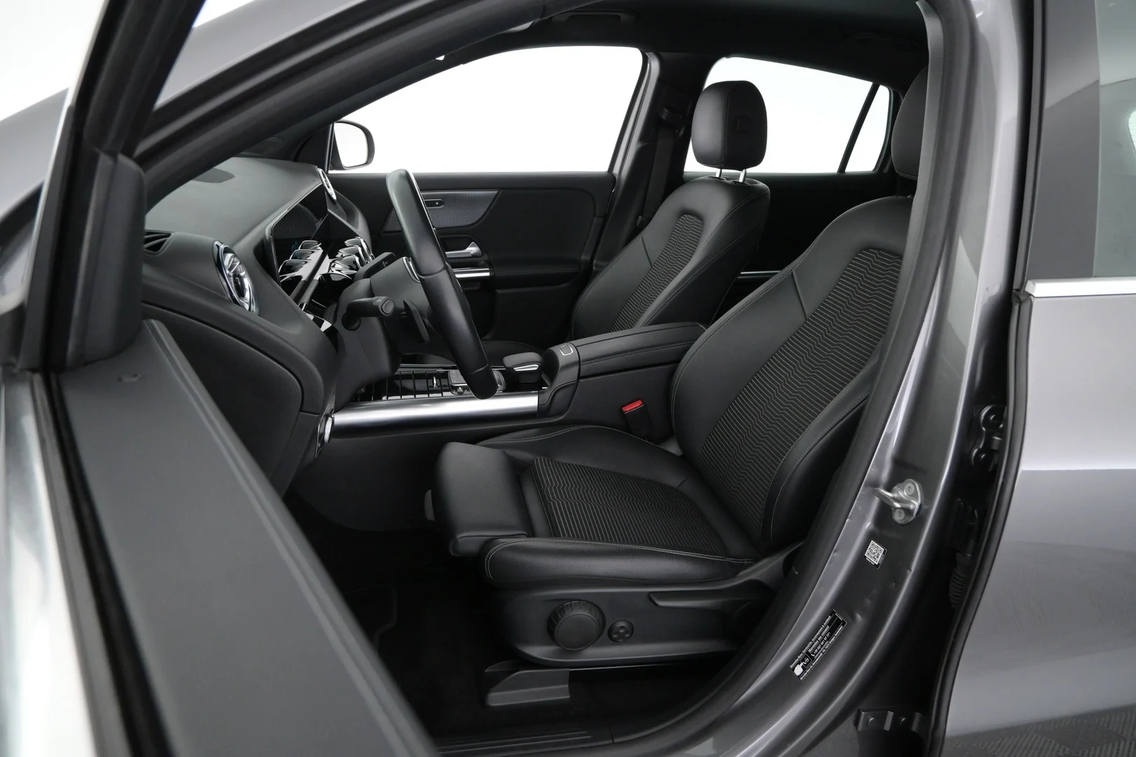 Car Image - Nsp7O28d1RxHsXoT4U8oh