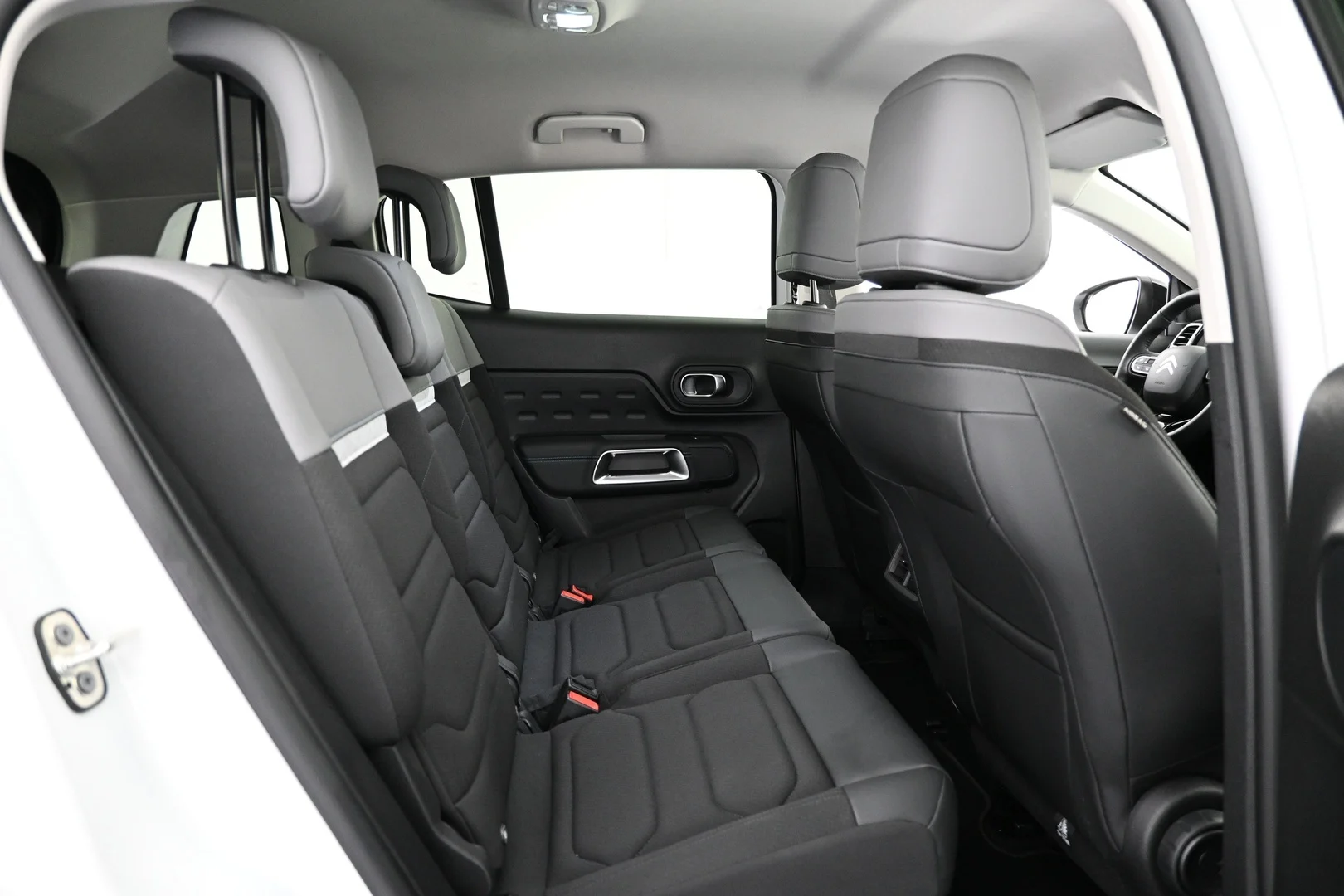 Car Image - 3PGMbonwik3cpp8ThmF9Lb