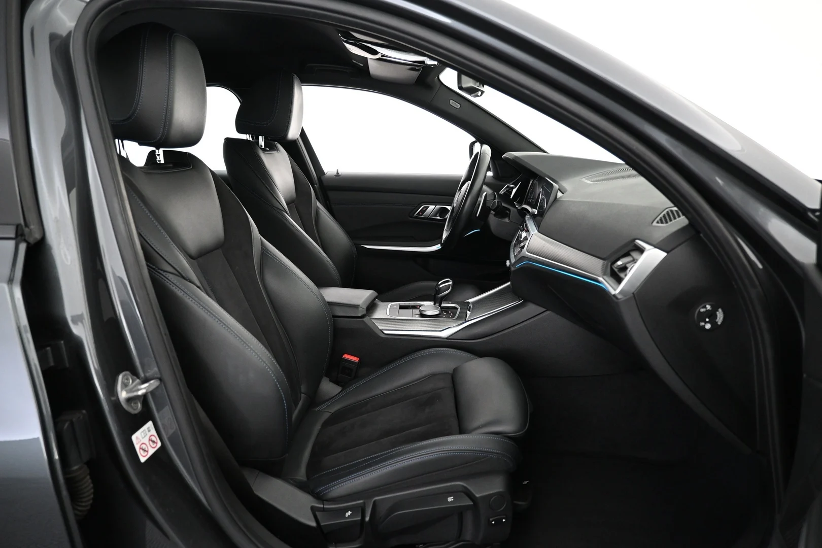 Car Image - 6Vd9XFqgCF77WKNLUTDhoS