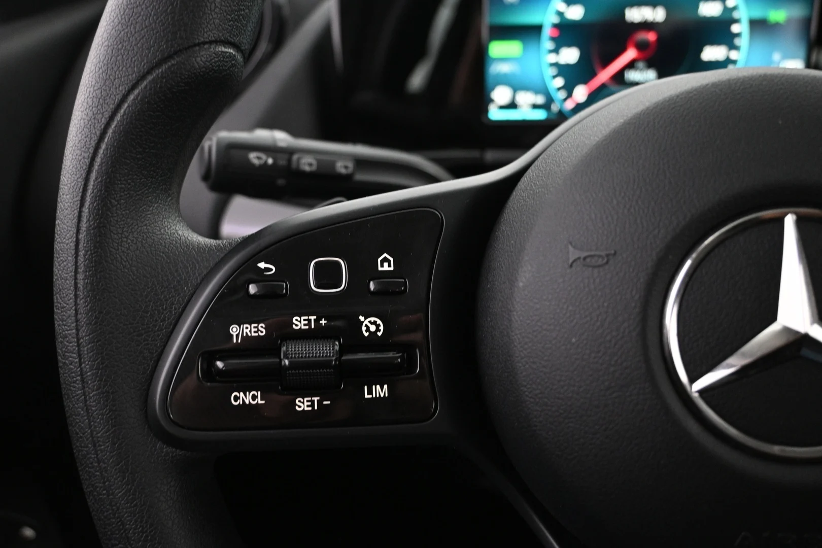 Car Image - KdnRJ8d7UCdiFDKsZ87TQ