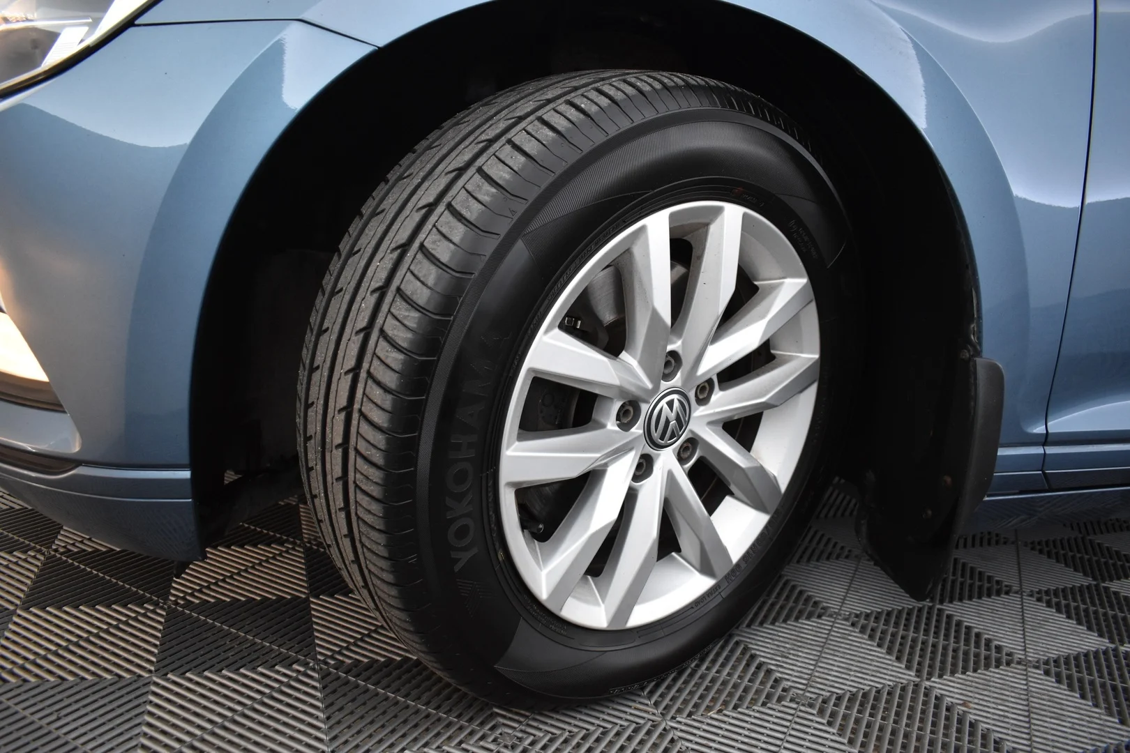 Car Image - 4icwGVazx8dHRzhR4ym7OO