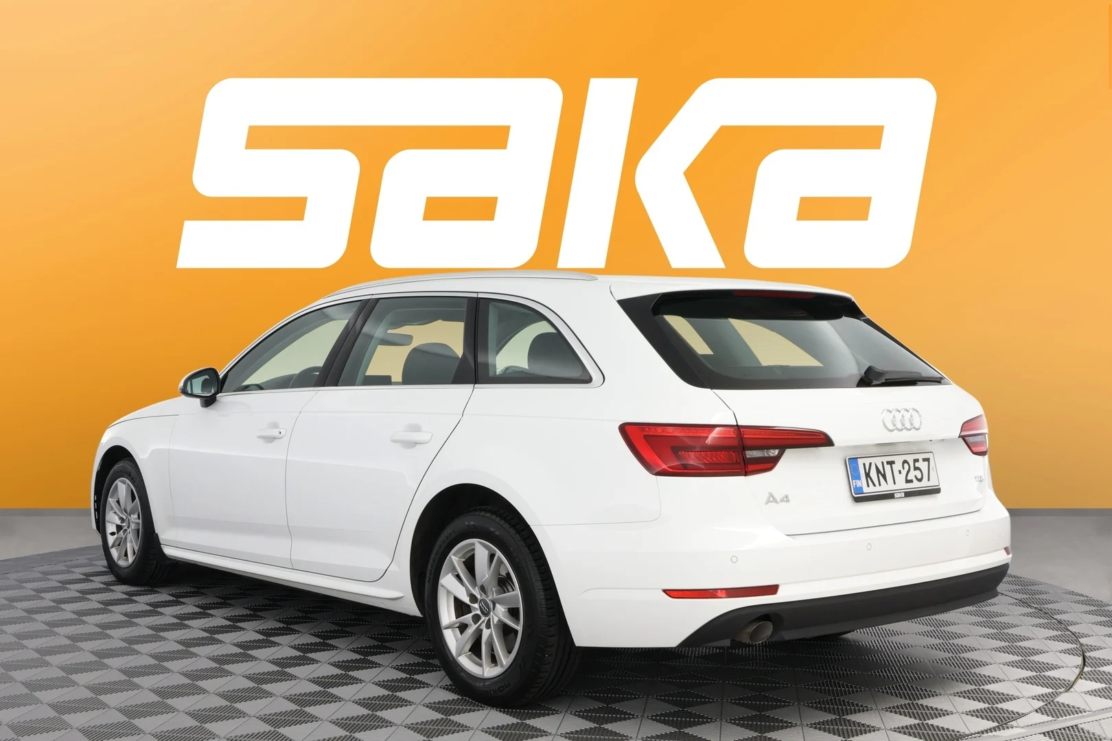 Car Image - 5AKms8zlOYF5dxaizOwO21