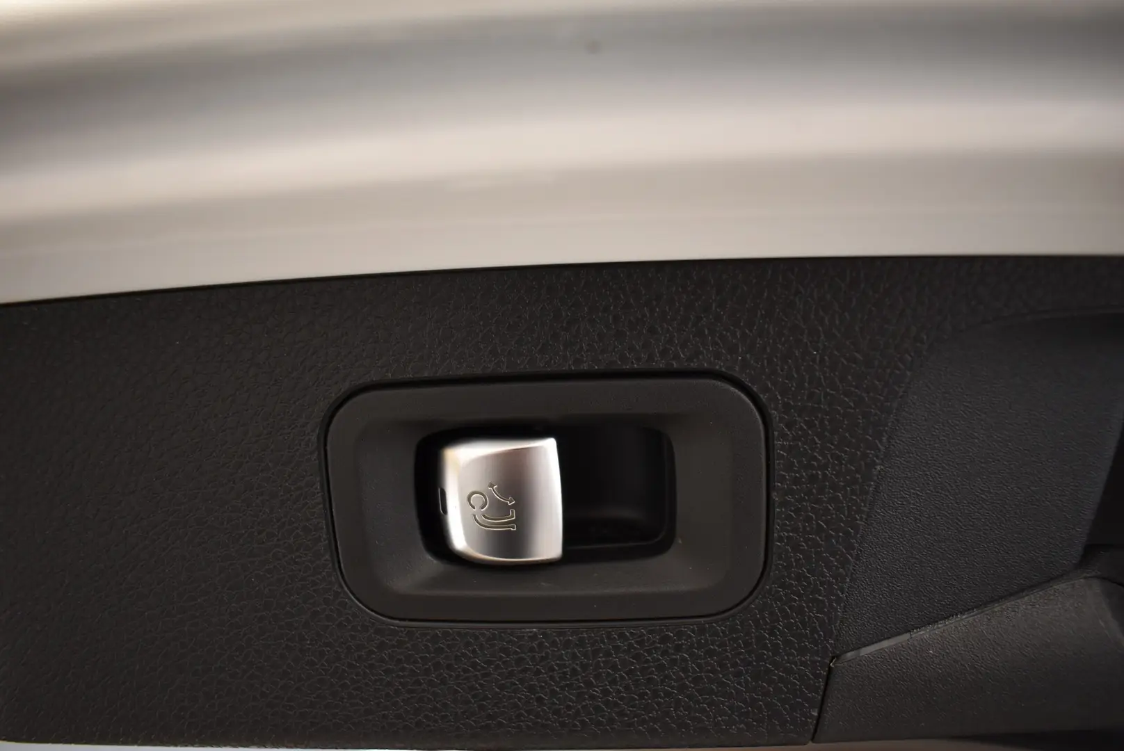 Car Image - iJMhamZOTvFu0K79sPJxm