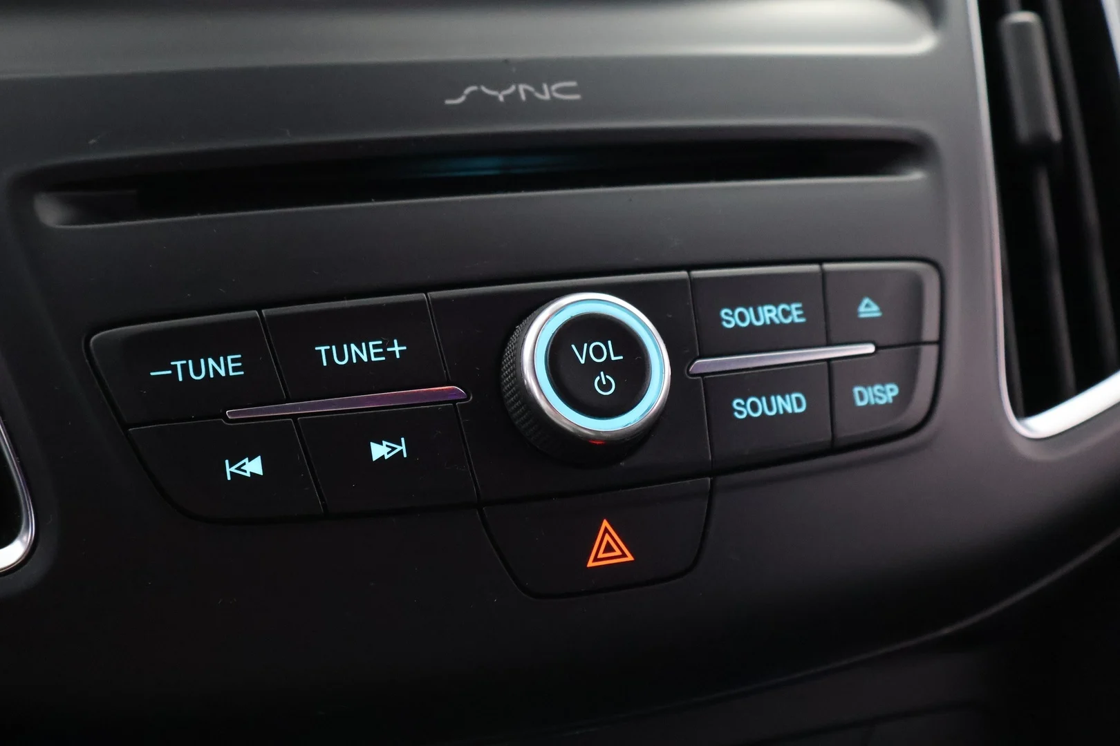 Car Image - 7ze8eVIVTJbPgFachU5IP6