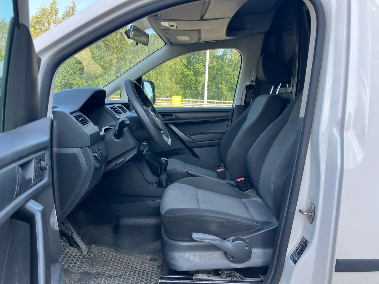 Car Image - 2U7DhF2ATHft33VG1u35cE