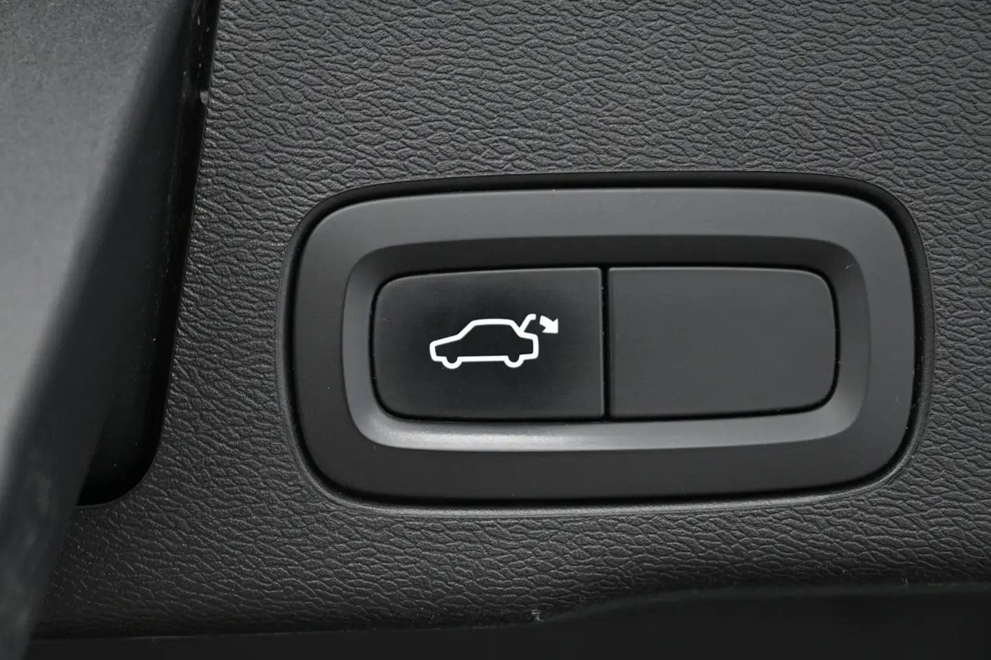 Car Image - 3zHdd65oEoUEbml5llbsC3