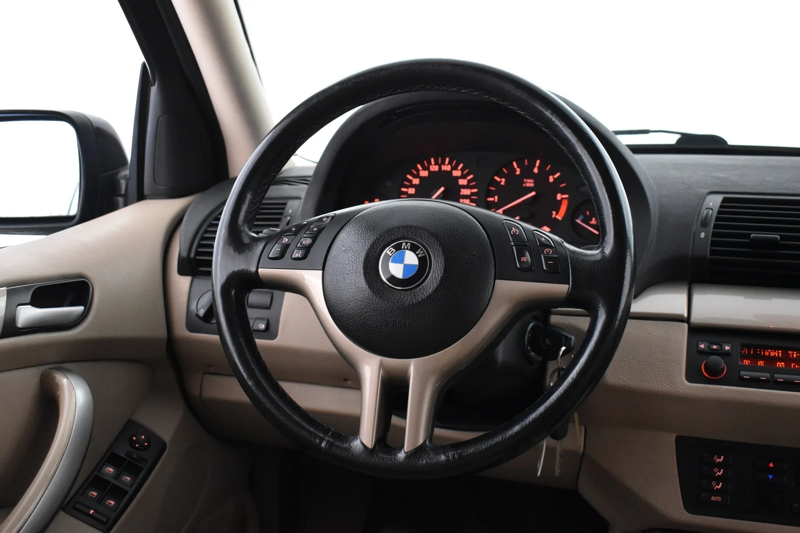 Car Image - qJJAbVsUSFxpIl1uqEHyS
