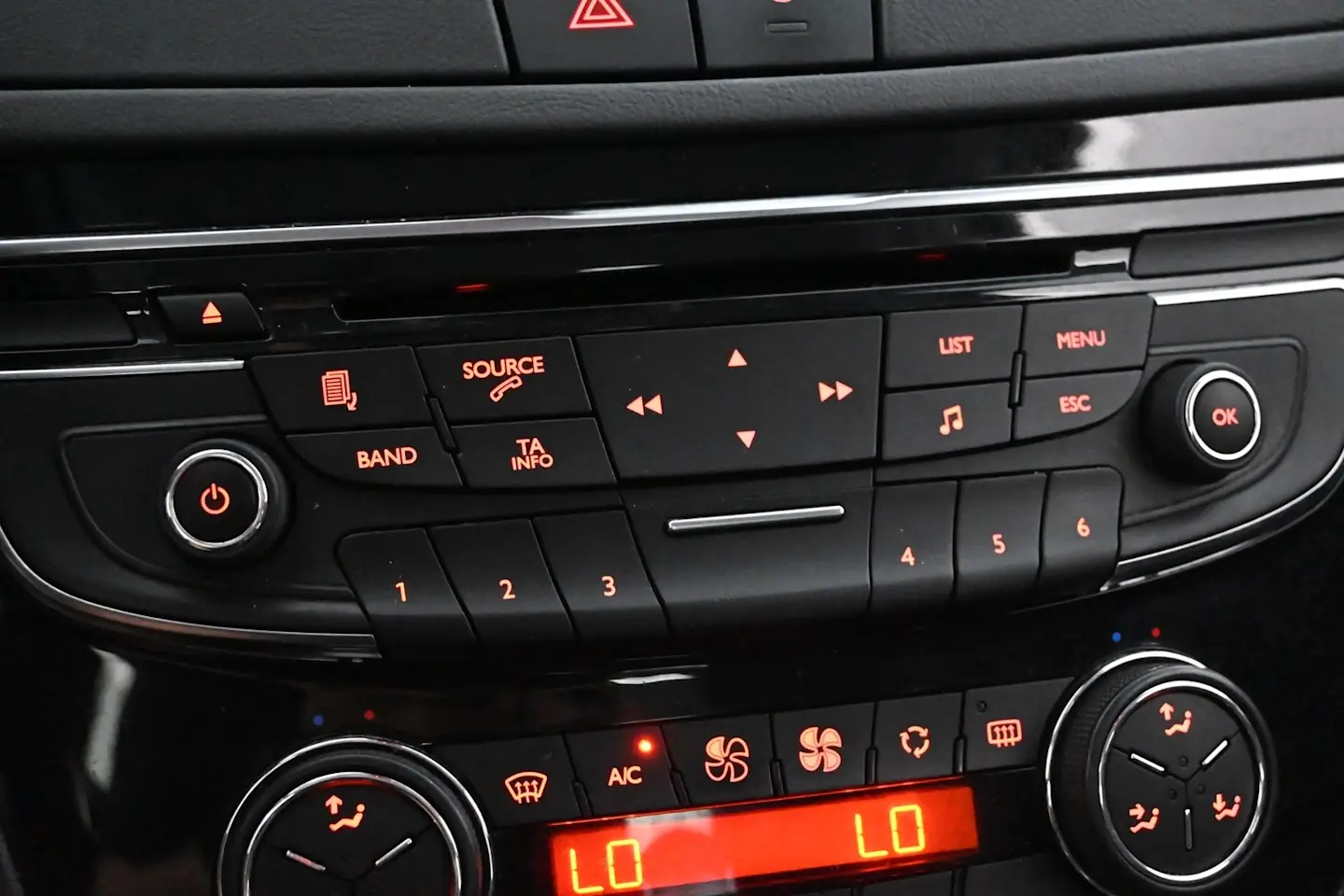 Car Image - 3SHUZgE2GqUVEtihABZdkQ