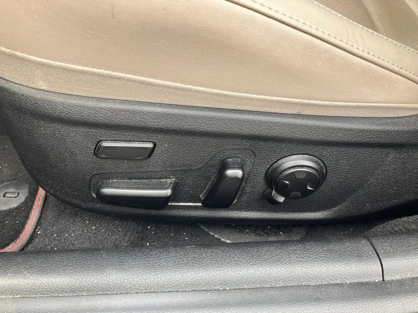 Car Image - EwGCeKWlv7qfl2dw8Kcc3