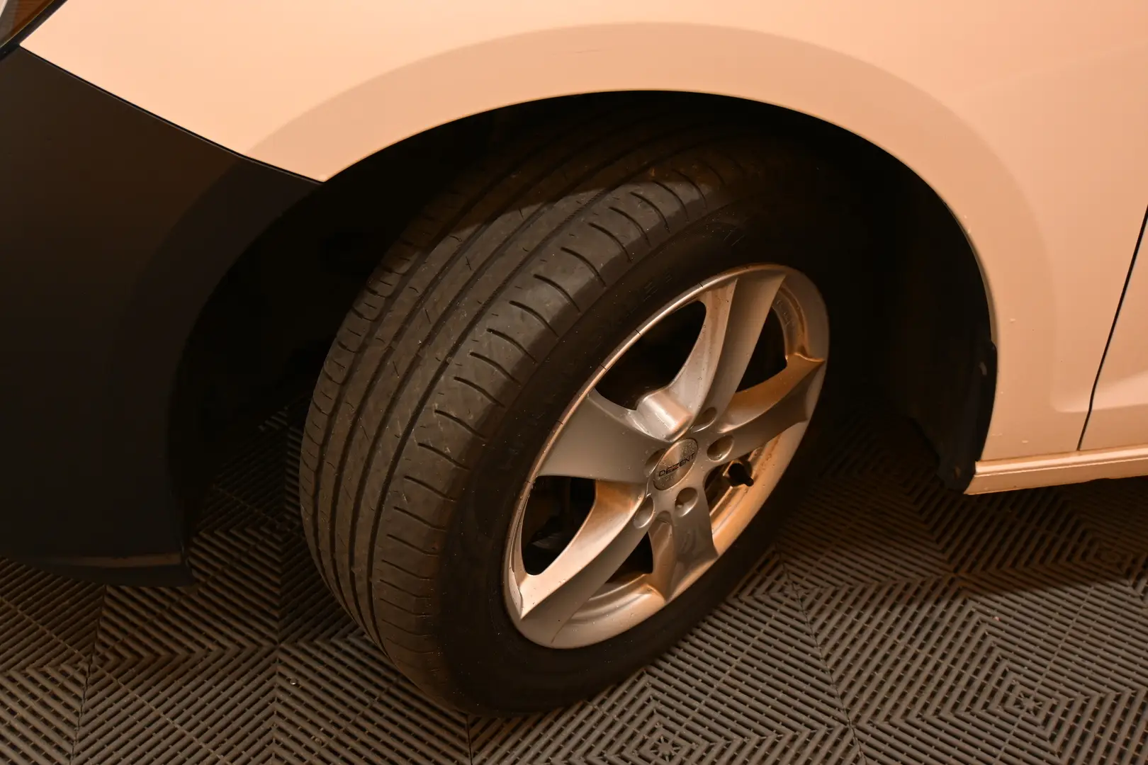 Car Image - 7CgY482yh2fPJ8hscbybbi
