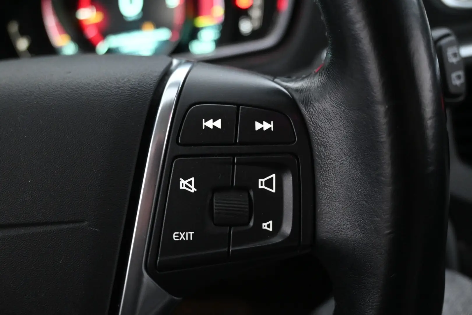 Car Image - 4UUtbR0MF4TY3QgRmK6hjS