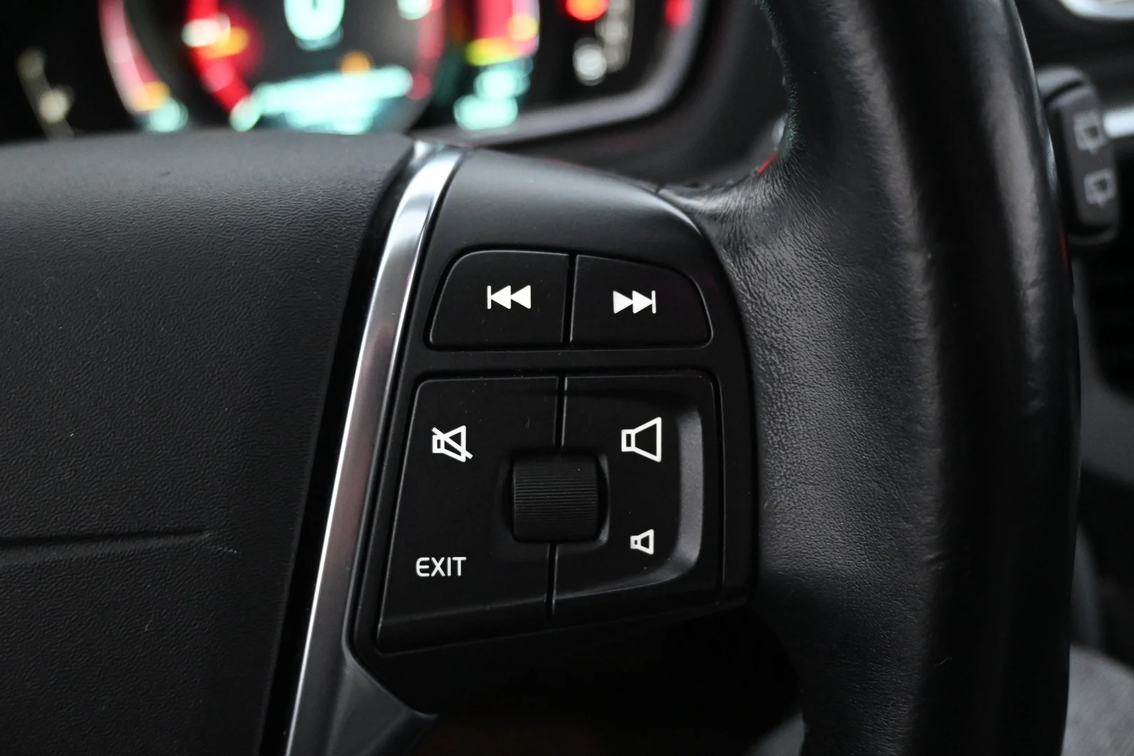 Car Image - 4UUtbR0MF4TY3QgRmK6hjS