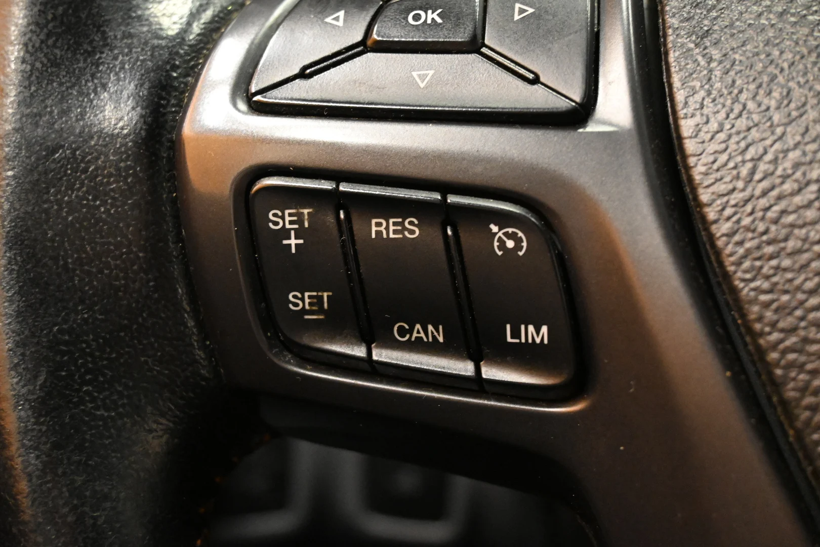 Car Image - 6jX5lvTFVPtBdoZV6VfTfz