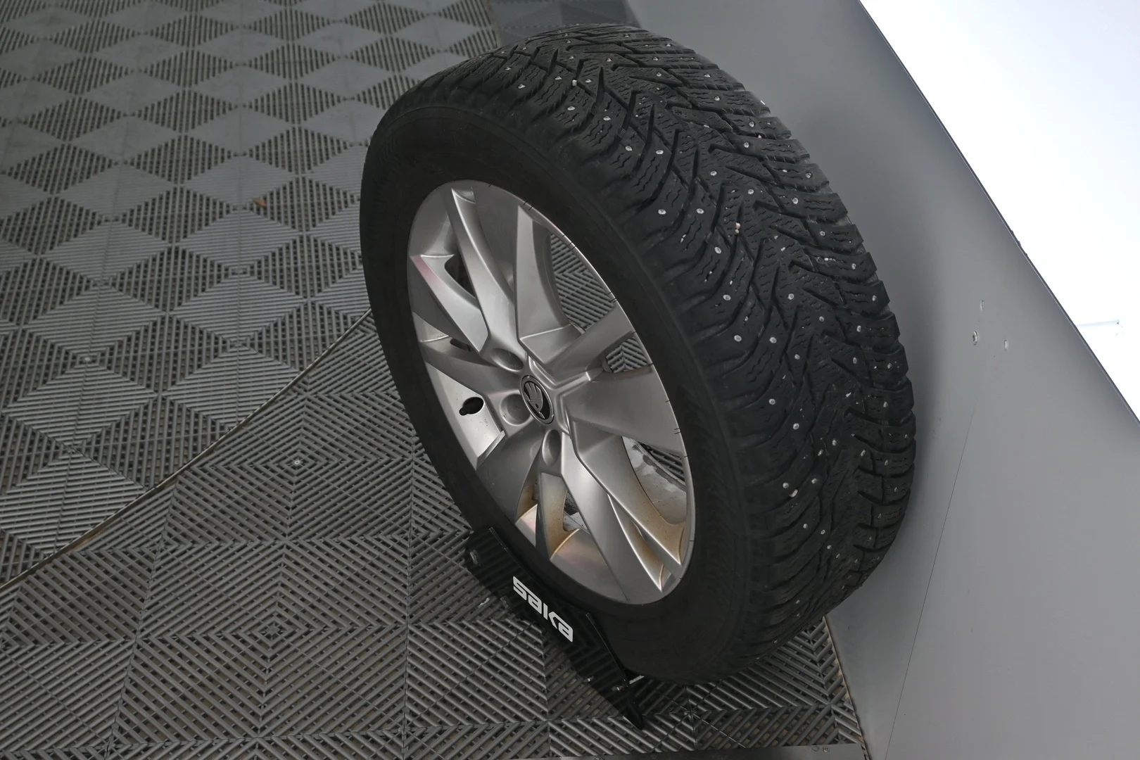 Car Image - 5DtuxscPTD3RSYUuevn1hH