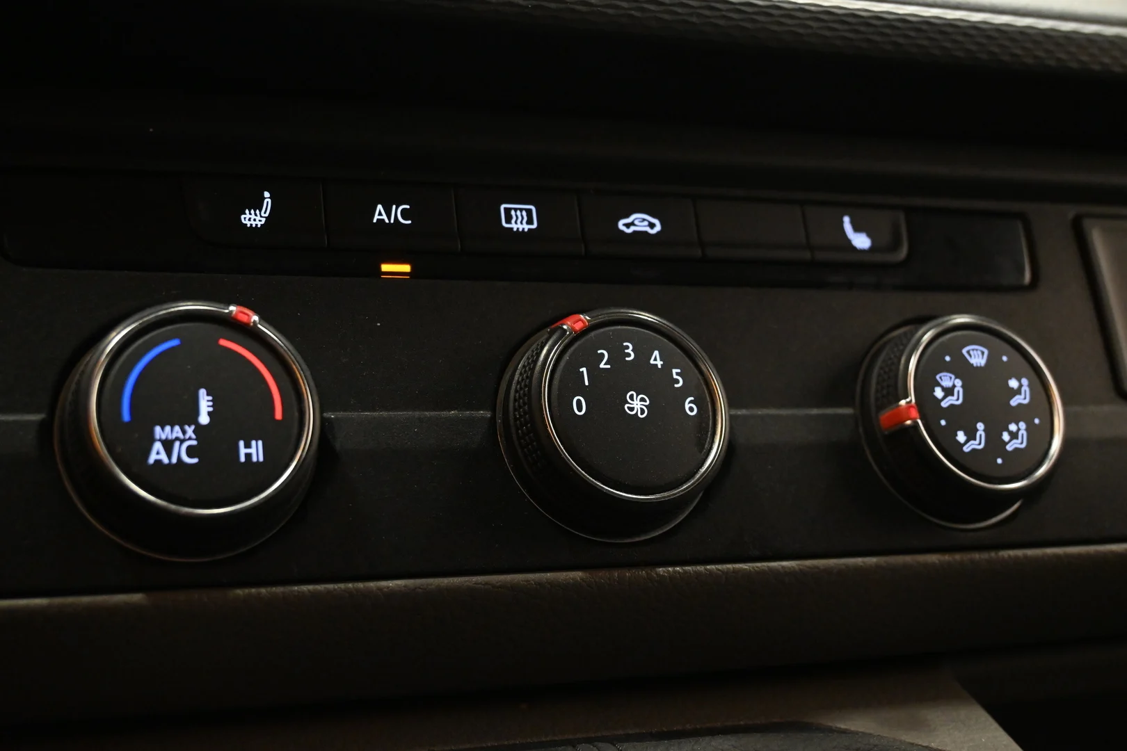 Car Image - 3K0aMaEHwAy1EC8JguP5FR