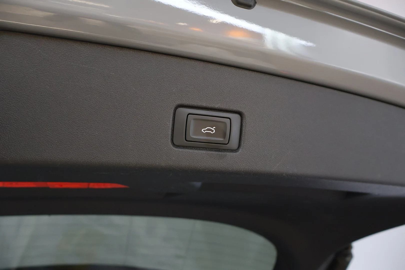 Car Image - 30UksEg731Jf1an57IDDM2