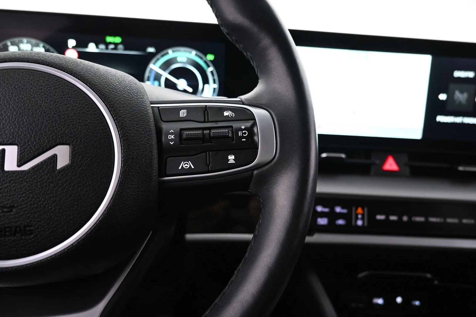 Car Image - 7e2NYlwGKkPMkpFIGonr0d