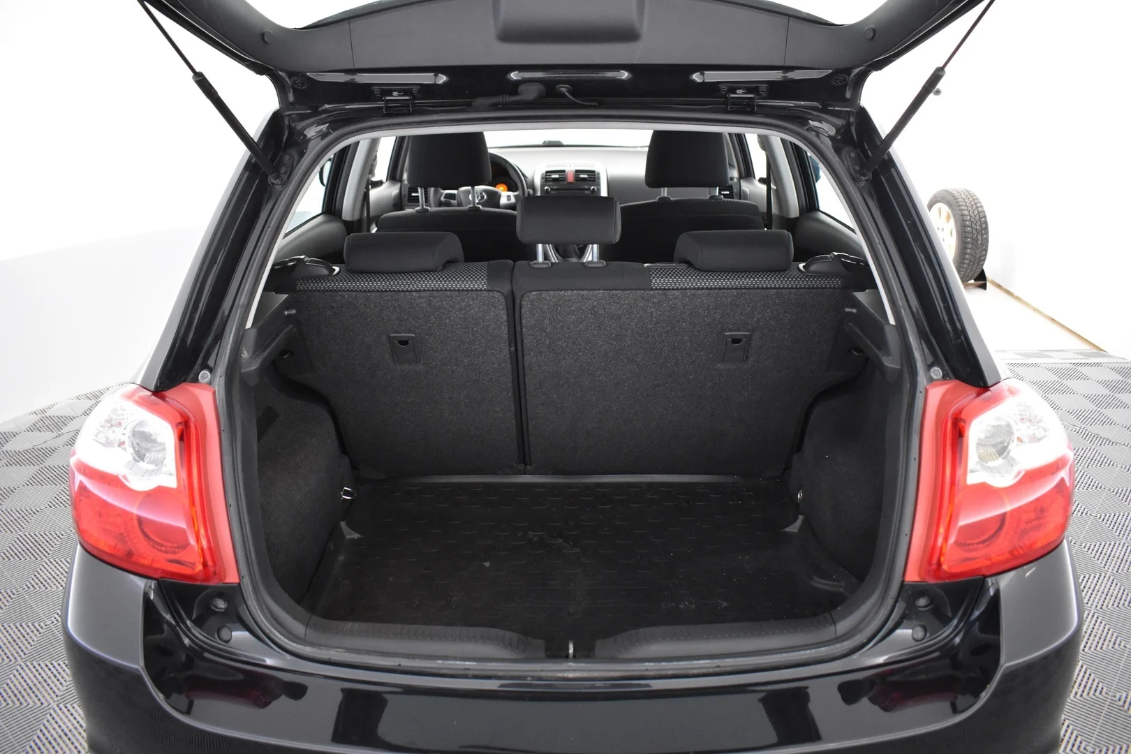 Car Image - 3XtdRgAqOy3nY7nwDYR5Li