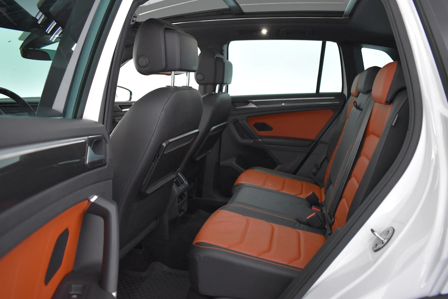 Car Image - 2Tv59PoFVWTT0YbgqEqLl2