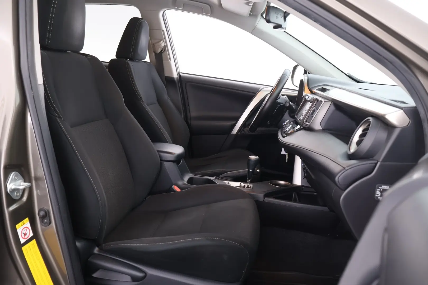 Car Image - 1QPI7xigjtwEAyxiBoWwW2