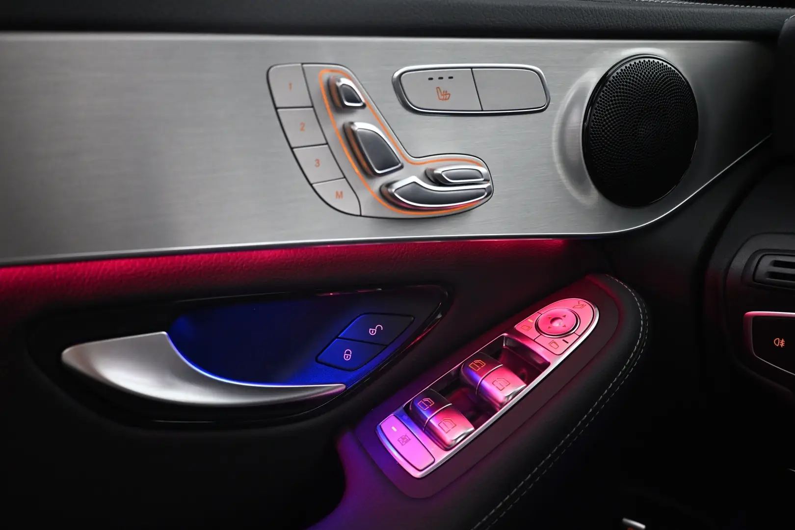Car Image - 5zOW3G9IP04ZiOCHM1ZoxI