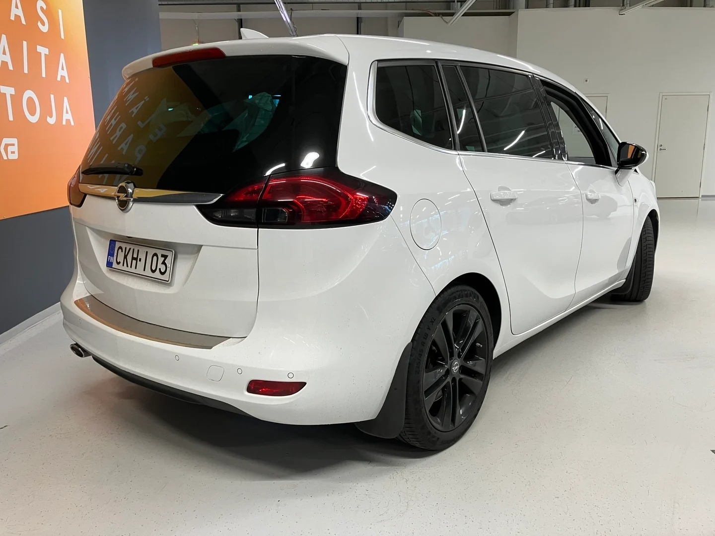 Car Image - 48uyrPDCxgPJYH4kDyLvIc