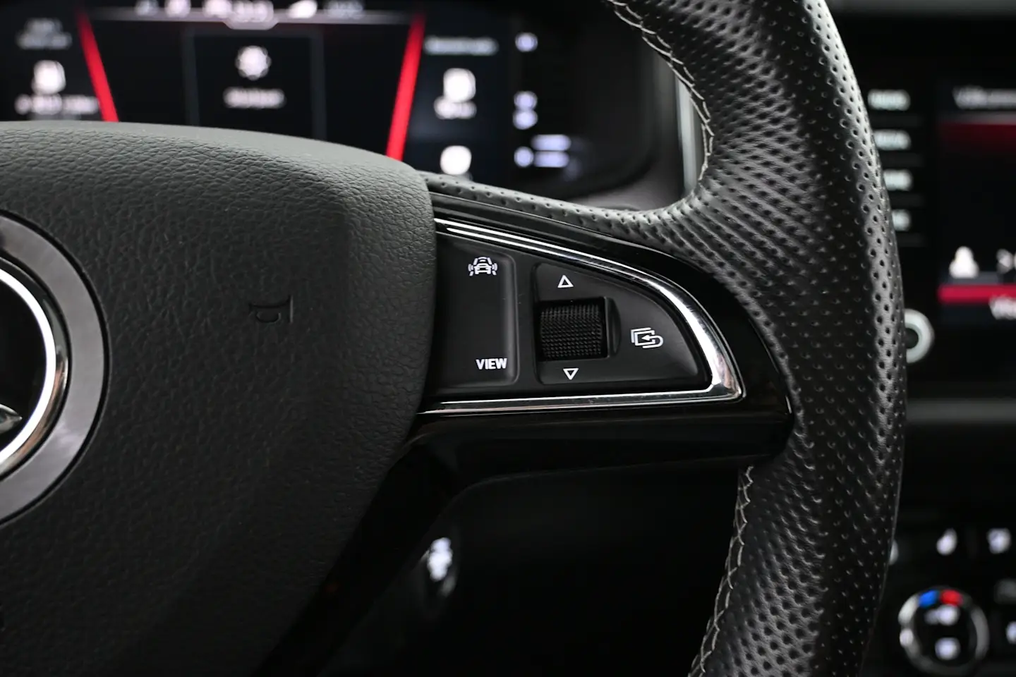 Car Image - 5awWrUO03SXYfw9SkFBndF