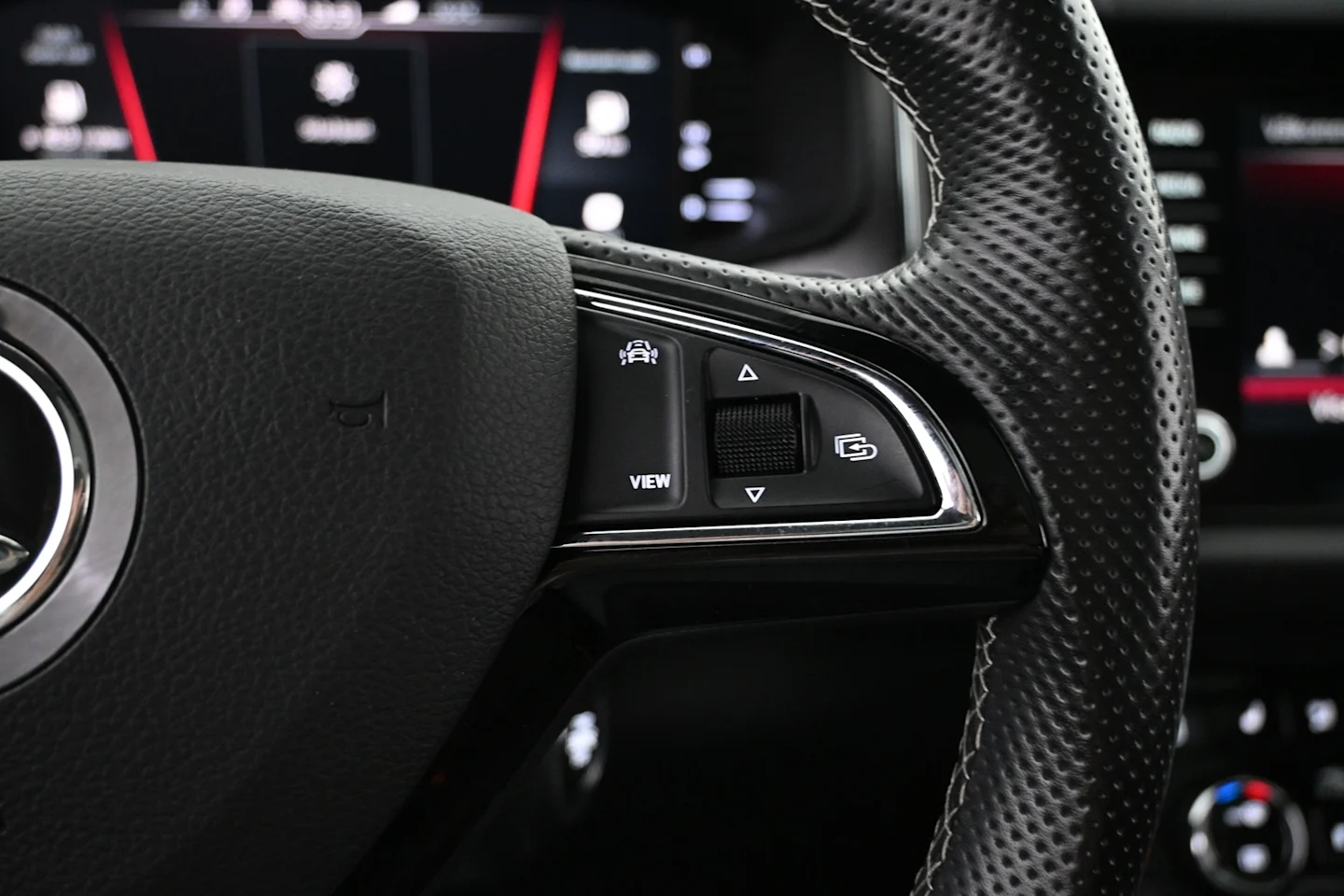 Car Image - 5awWrUO03SXYfw9SkFBndF